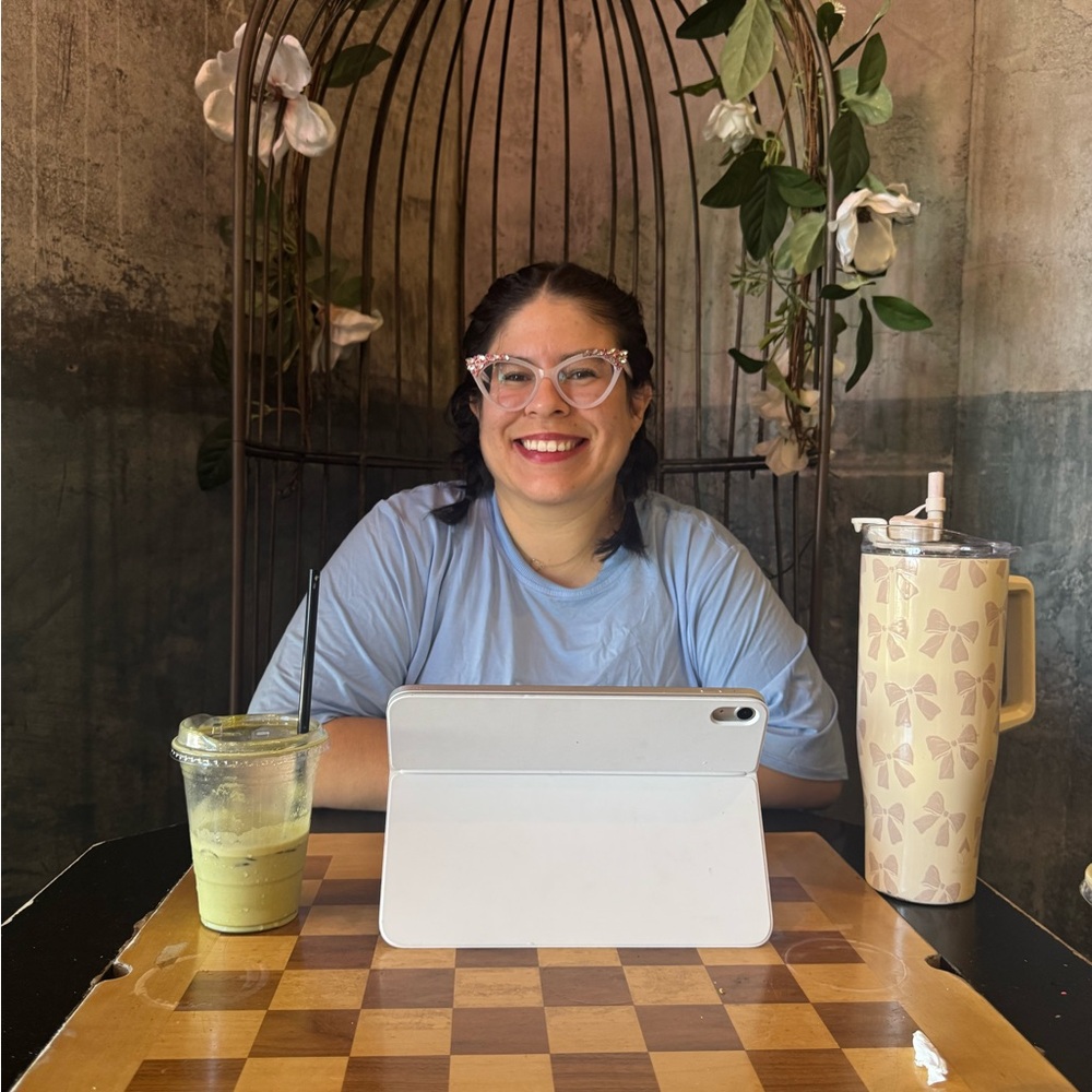 Meet your Posher, Mireya